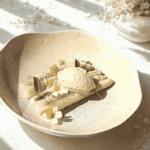 Asperges à l'étouffée aux herbes sauvages d'Éric Guérin